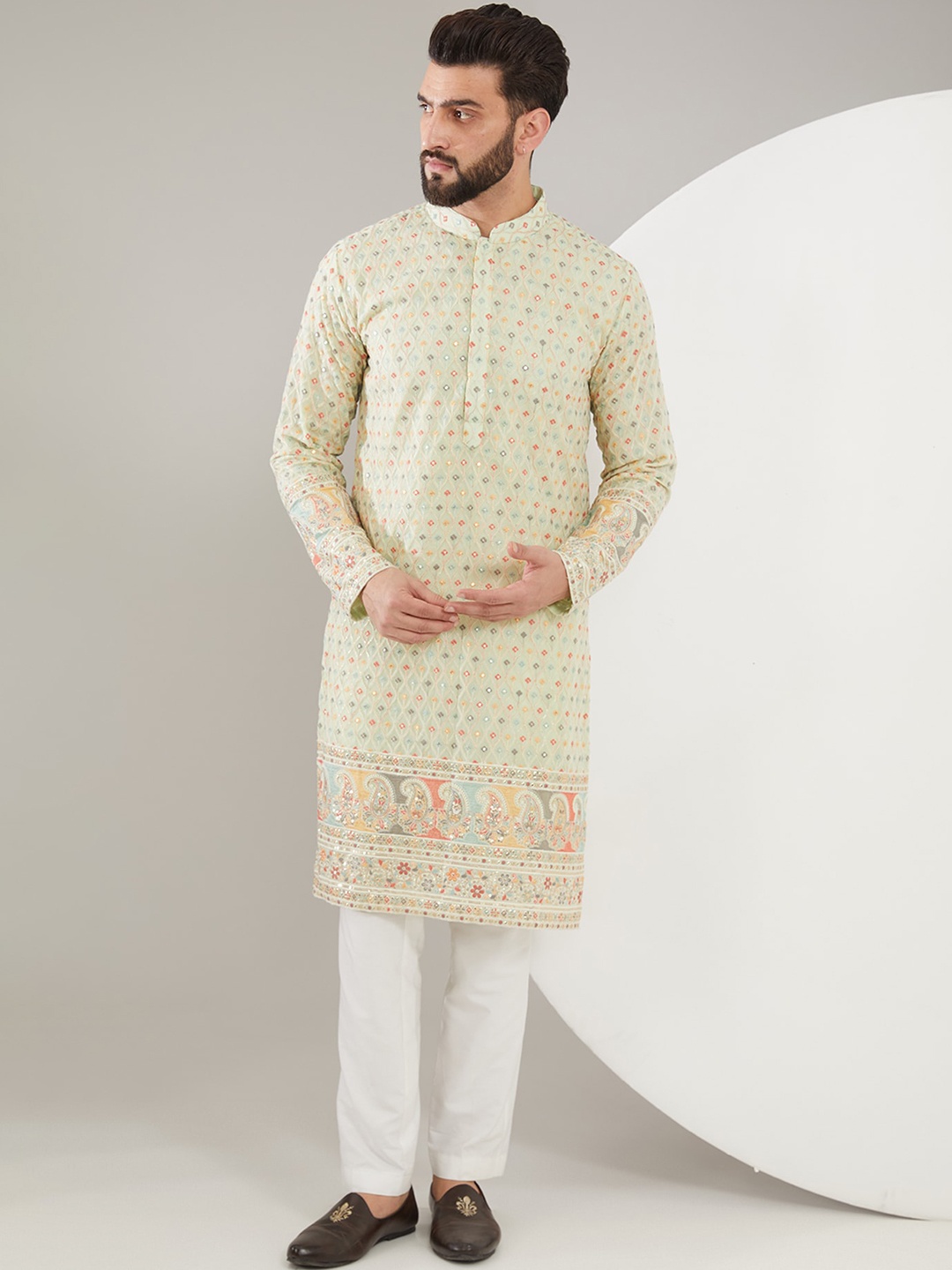 

KASBAH CLOTHING NISHCHAIY SAJDEH Mandarin Collar Thread Work Chanderi Silk Kurta, Green