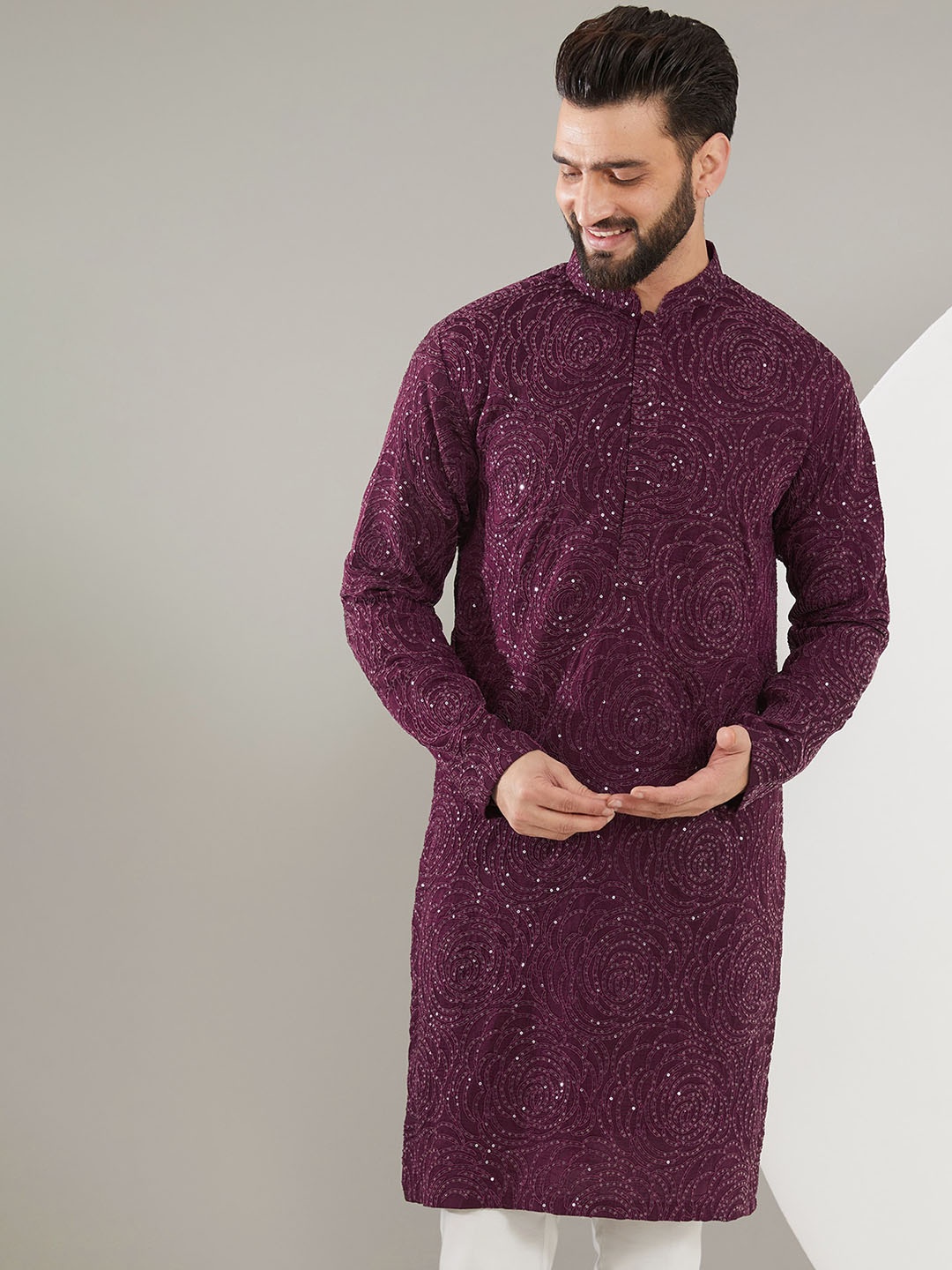 

KASBAH CLOTHING NISHCHAIY SAJDEH Mandarin Collar Geometric Long Sleeves Straight Kurta, Maroon