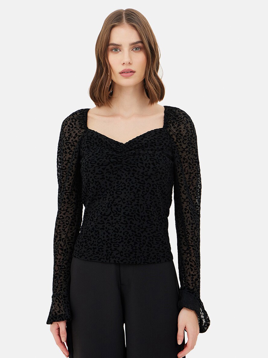 

Kazo Sweetheart Neck Puff Sleeve Top, Black
