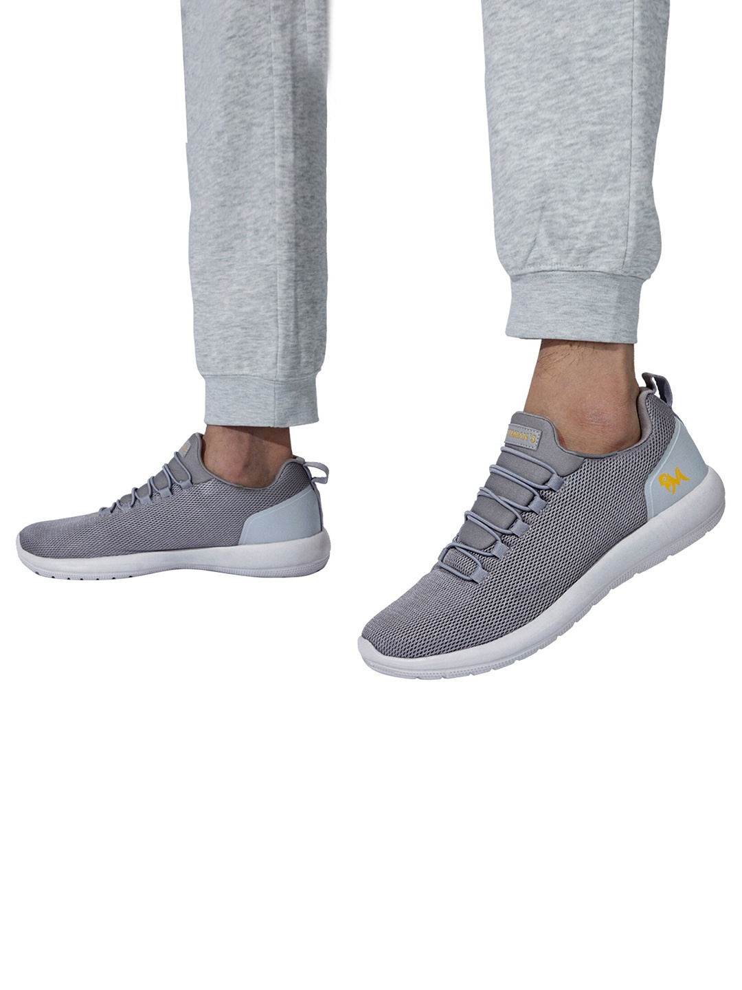 

NEEMANS Men Textured Lightweight Contrast Sole Sneakers, Grey