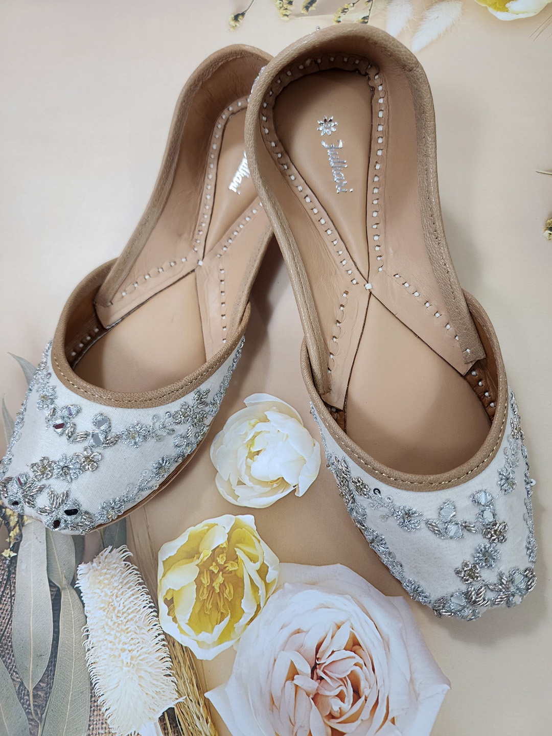 

Fulkari Embellished Square Toe Leather Mojaris, Silver