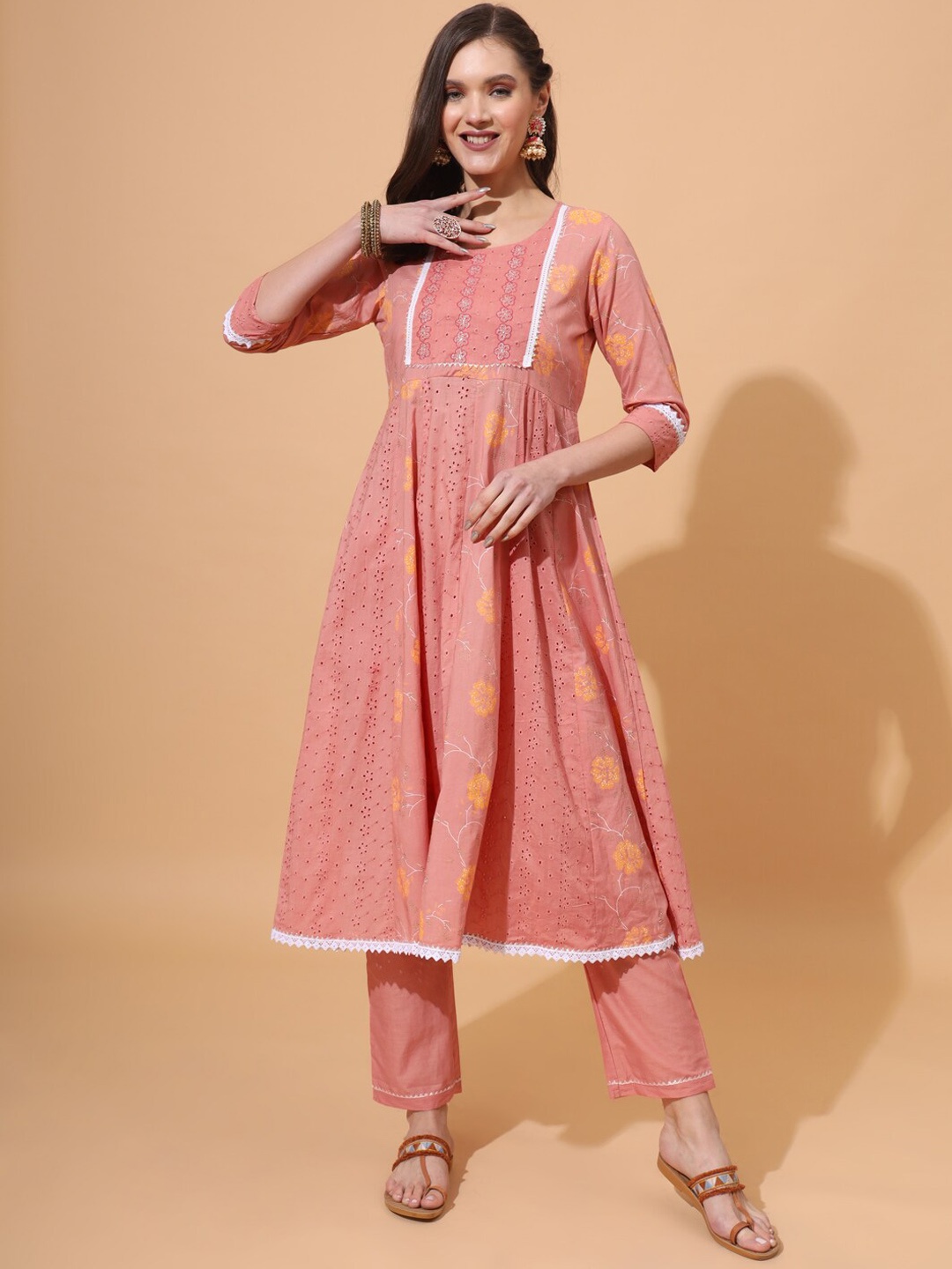 

GULABI LEAF Floral Embroidered Thread Work Pure Cotton Kurta With Trousers & With Dupatta, Peach