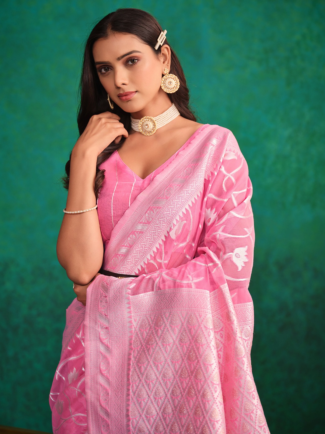 

Sangria Floral Woven Design Saree, Pink