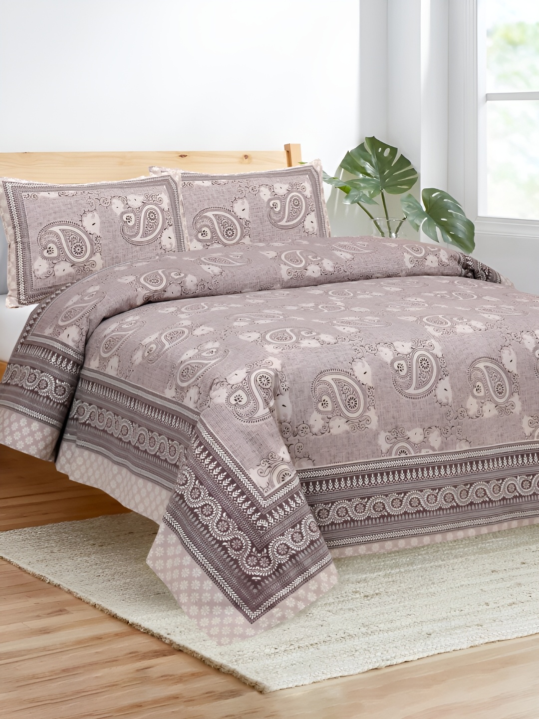 

JAIPUR FABRIC Grey & Off White Ethnic Motifs 180 TC King Bedsheet with 2 Pillow Covers