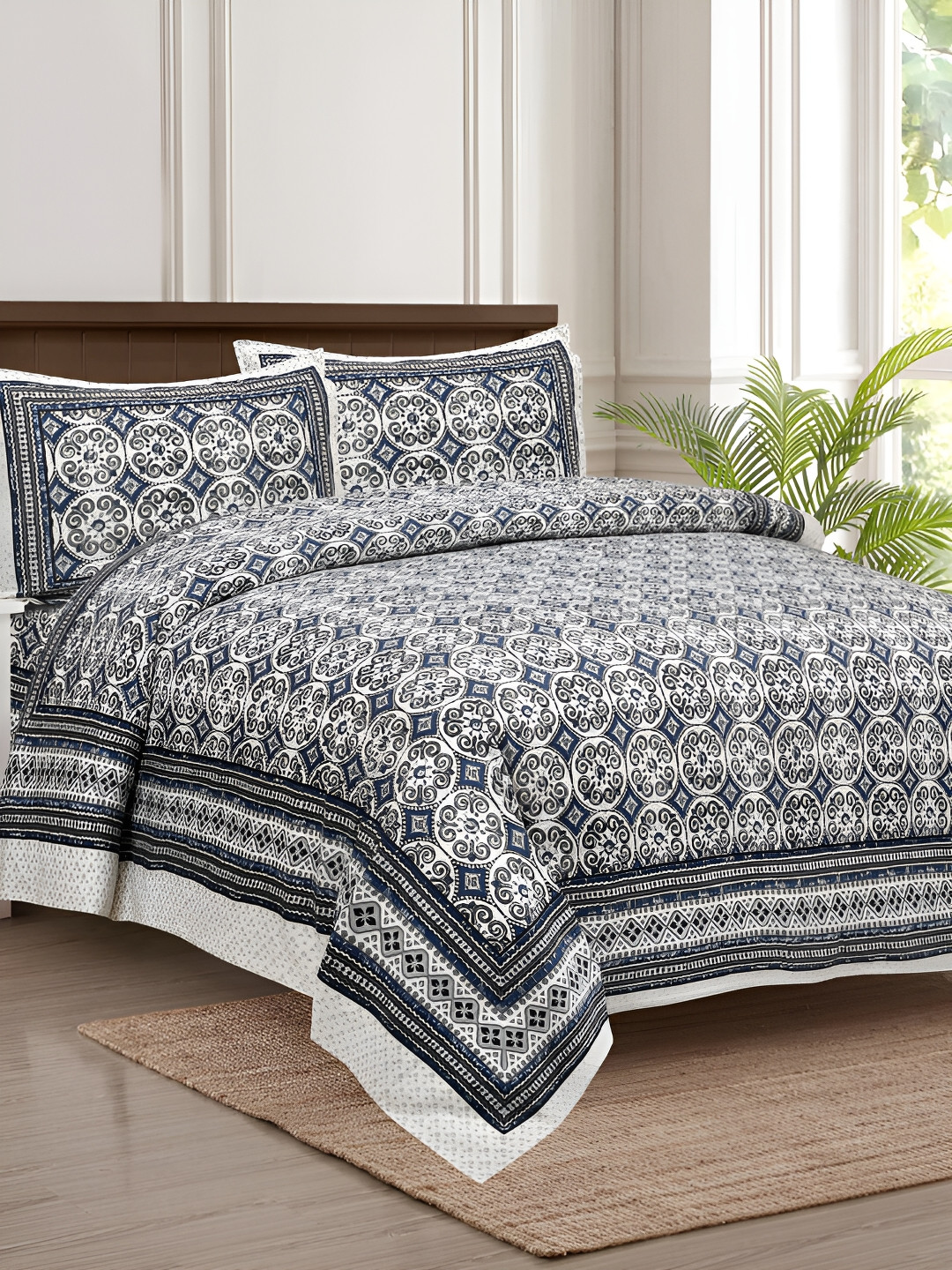 

JAIPUR FABRIC Blue & White Floral 180 TC King Bedsheet with 2 Pillow Covers