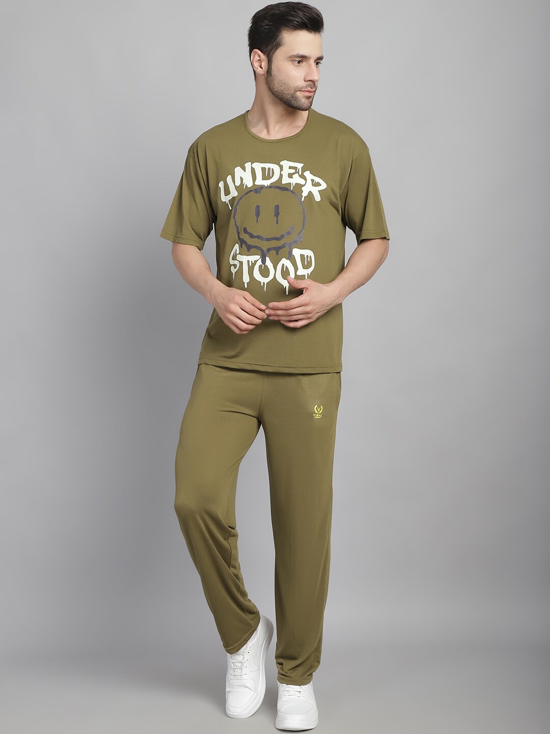 

MACK JONNEY Printed Round Neck Oversized T-shirt & Trackpants, Olive