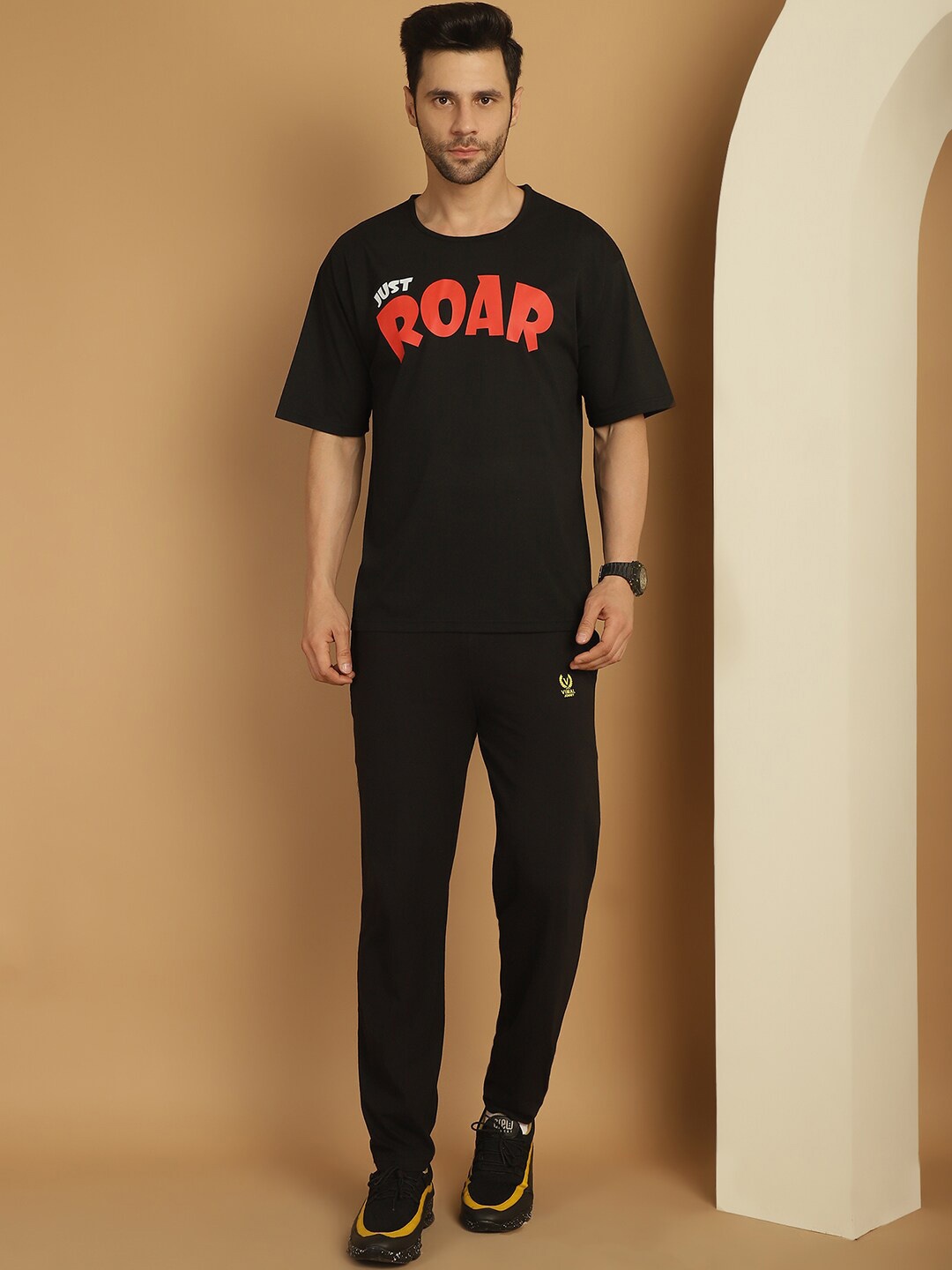 

MACK JONNEY Printed T-Shirt With Trouser, Black