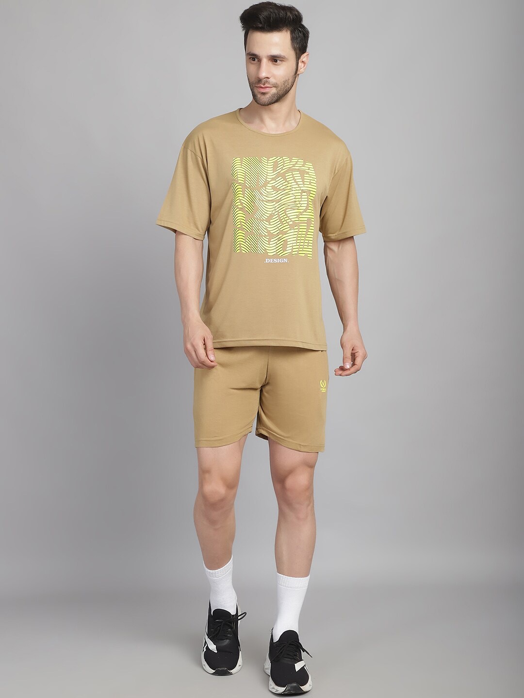 

VIMAL JONNEY Printed Round Neck Oversize Half sleeves T-Shirt & Flared Shorts, Beige