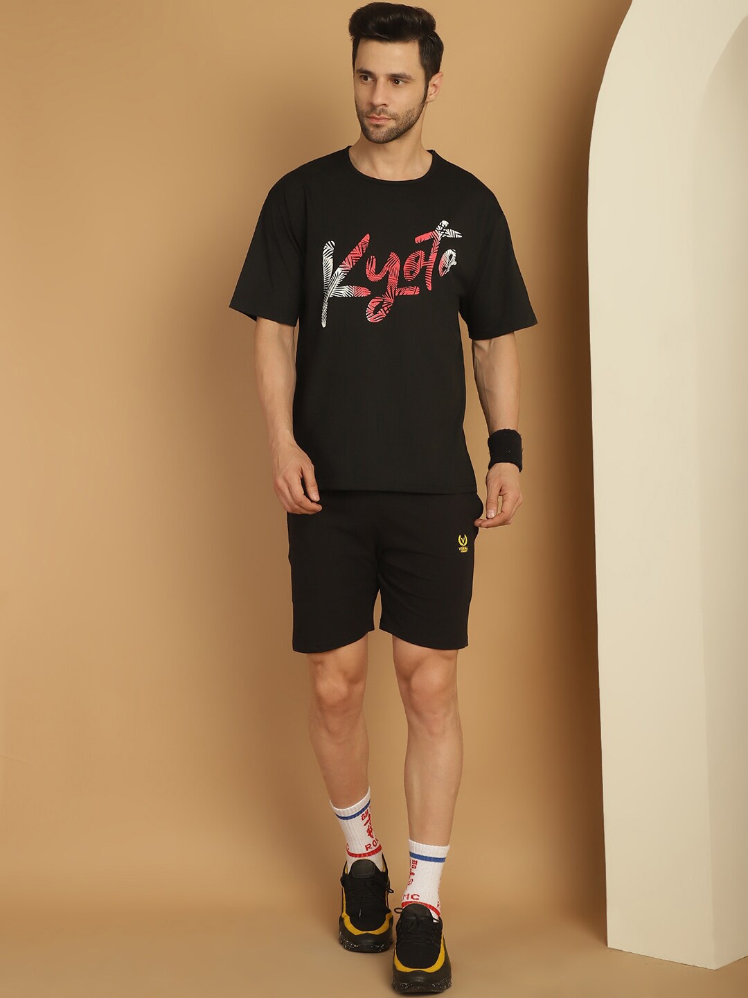

MACK JONNEY Printed T-Shirt With Shorts, Black