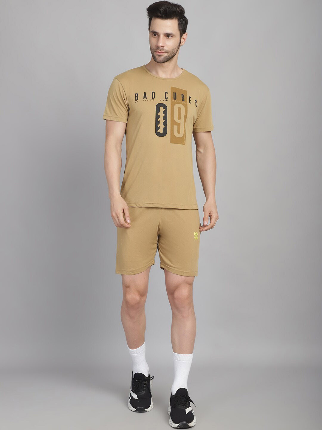 

VIMAL JONNEY Printed T-Shirt With Shorts, Beige