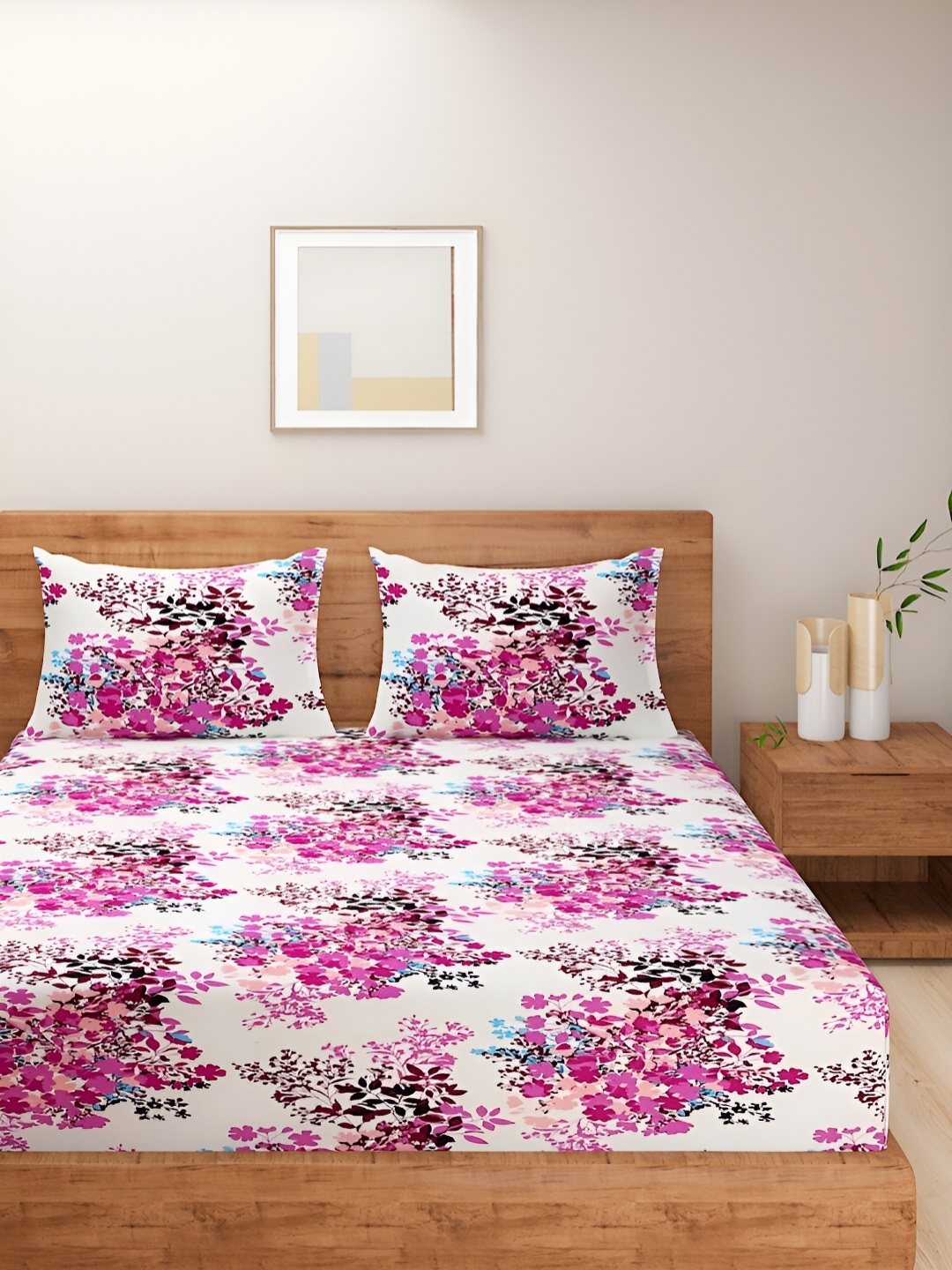 

Aura Purple & White Floral Cotton 160 TC King Bedsheet With 2 Pillow Covers