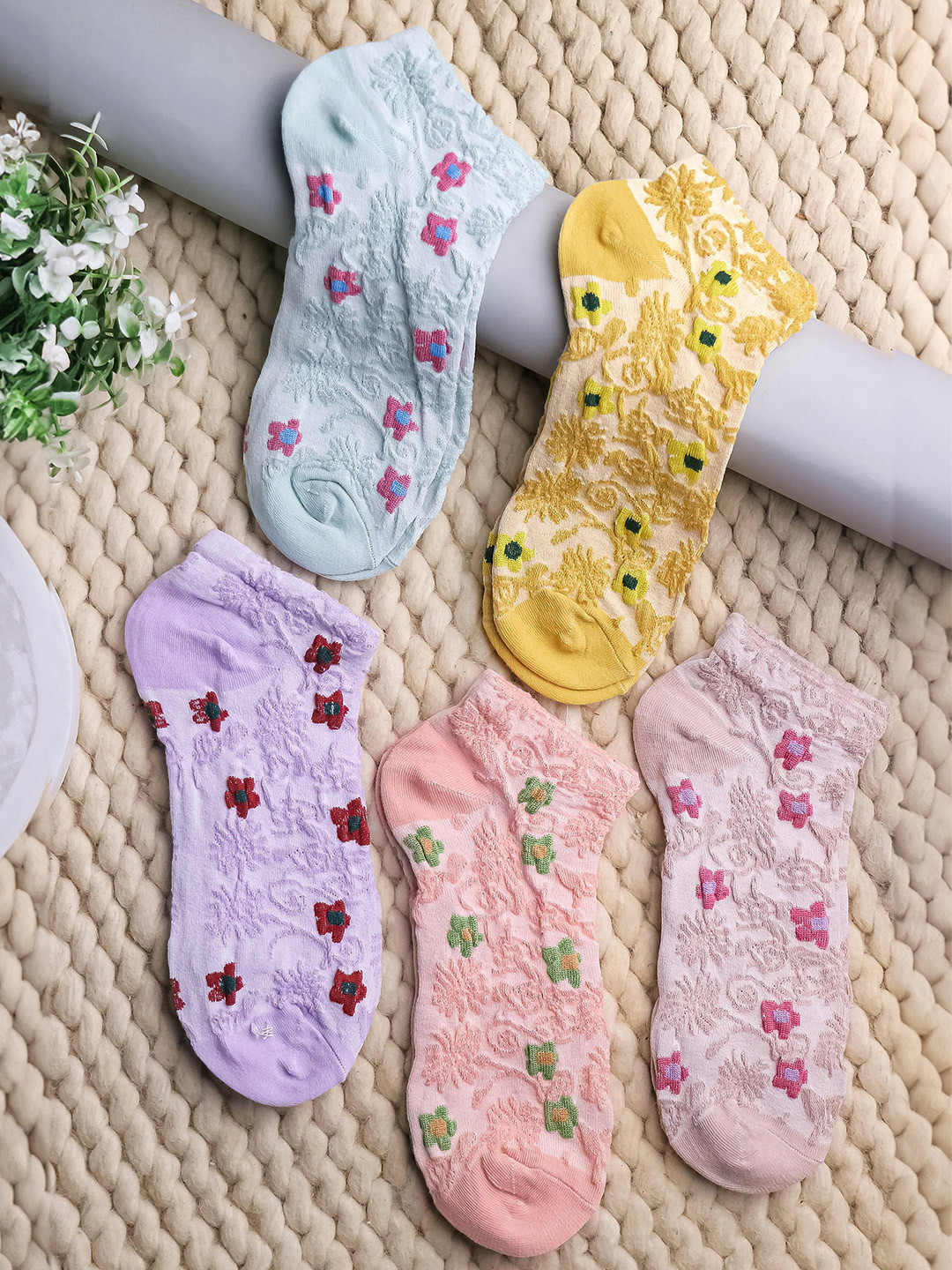 

Brauch Women Pack Of 5 Floral Embroidered Cotton Assorted Ankle-Length Socks