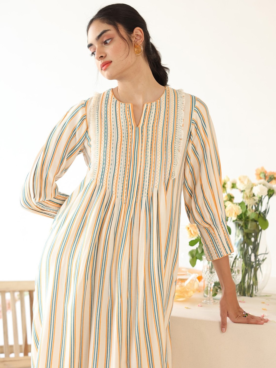 

Baise Gaba Striped Round Neck Kurta, Off white