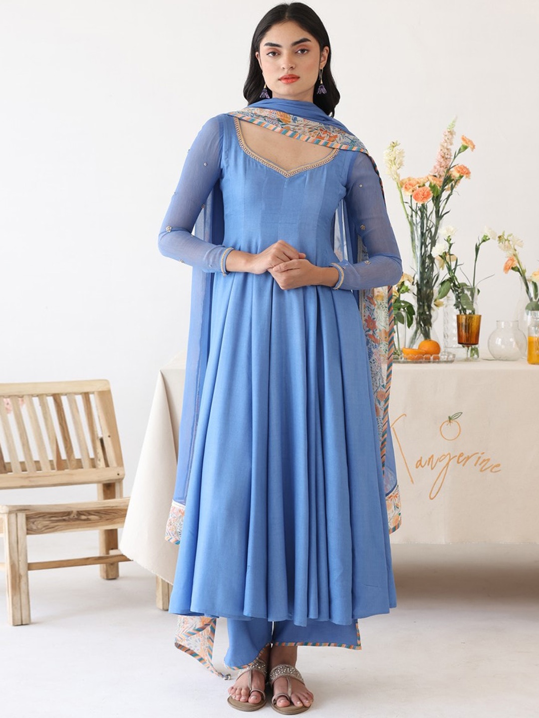 

Baise Gaba Sweetheart Neck Thread Work Pleated Anarkali Kurta, Blue