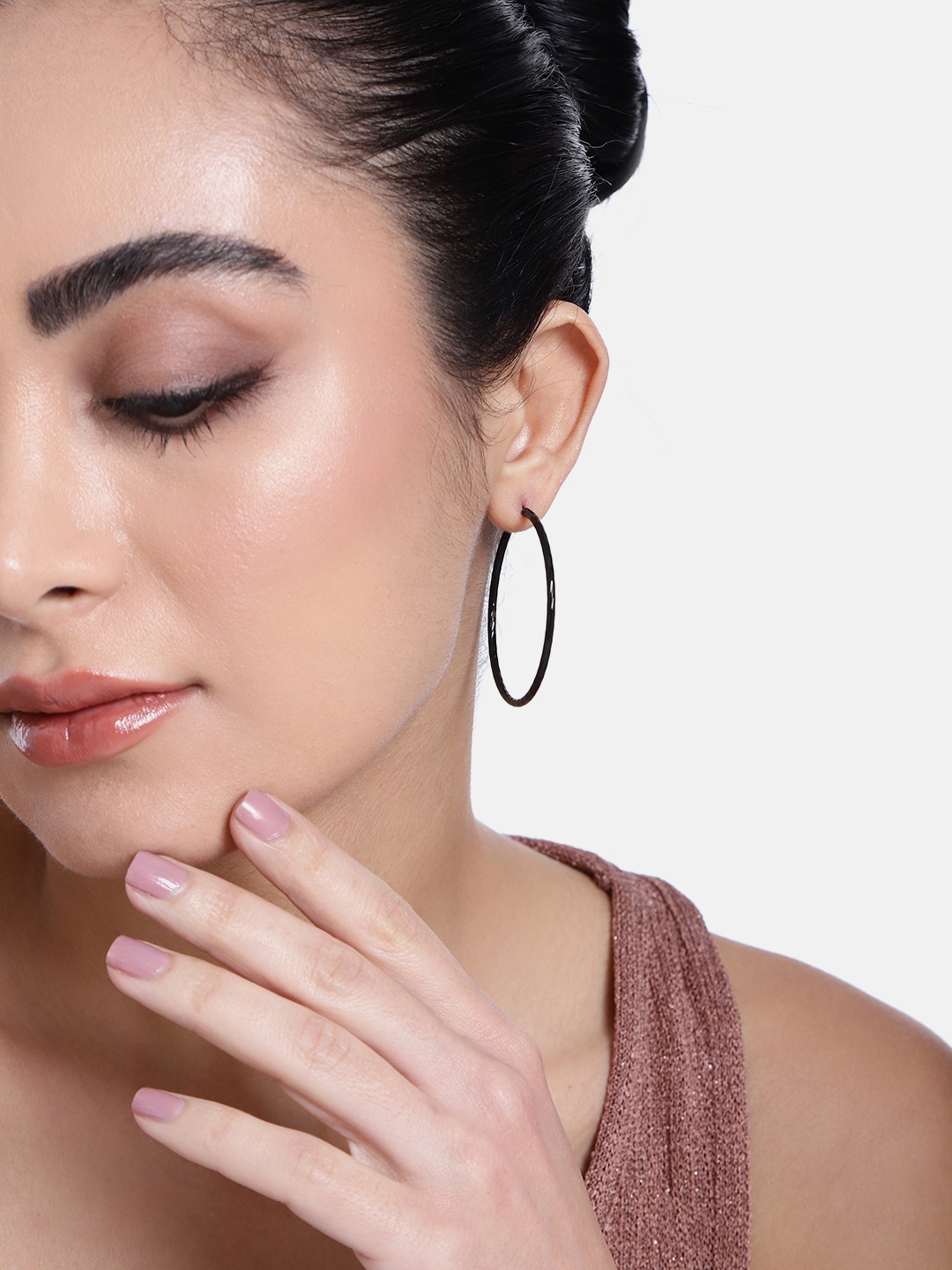 

Estele Circular Hoop Earrings, Black