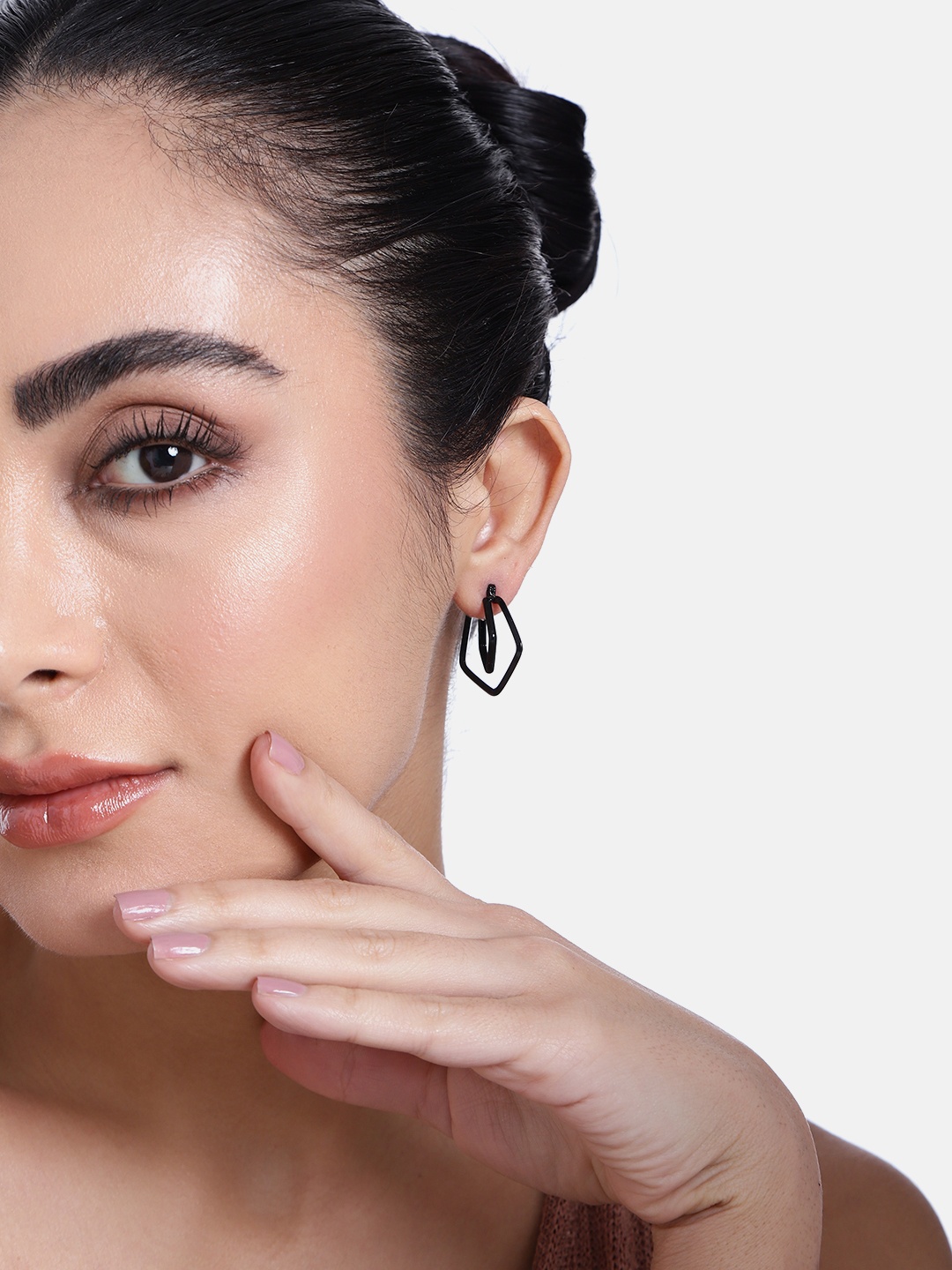 

Estele Geometric Hoop Earrings, Black