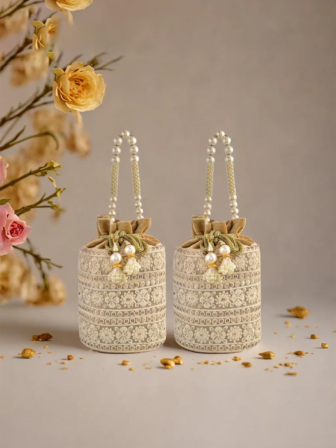 

Kuber Industries Set Of 2 Embellished Embroidered Velvet Potli Clutches, Gold