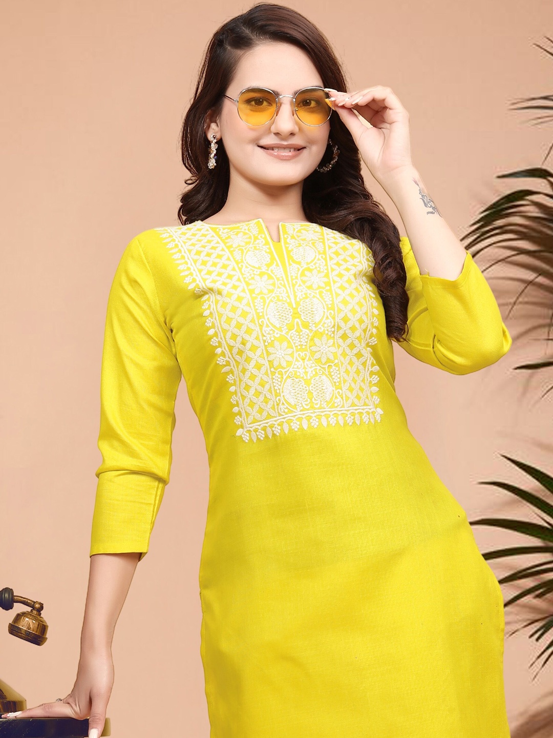 

Anouk Floral Embroidered Regular Thread Work Kurta & Trousers, Yellow