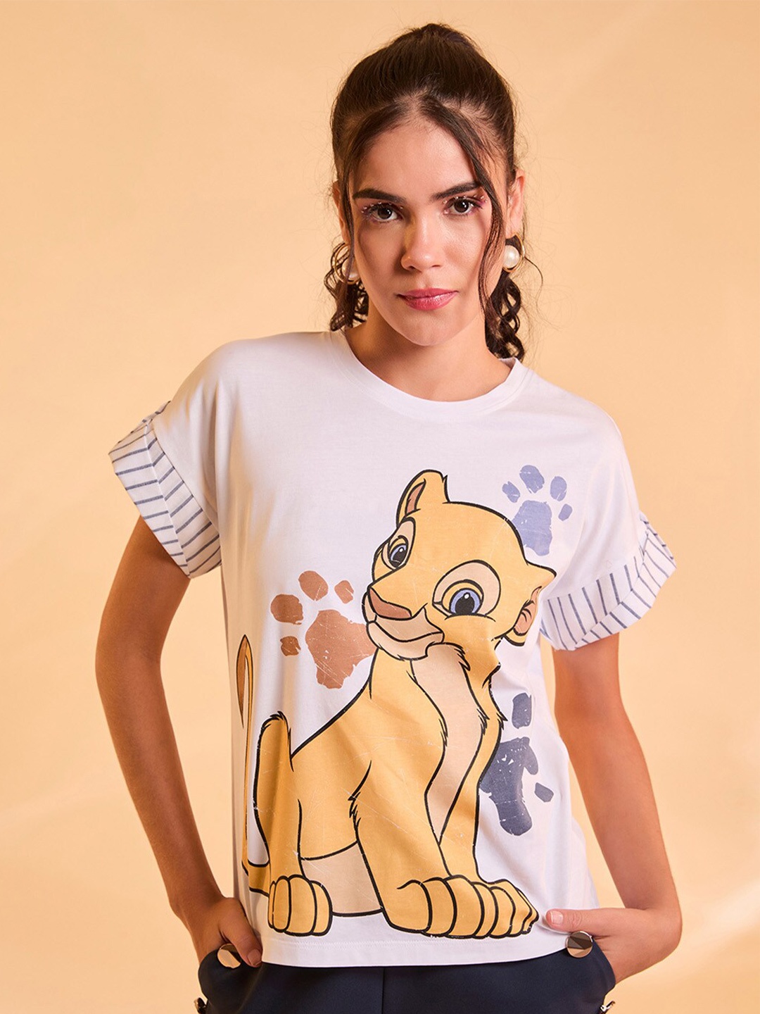

Kazo Graphic Printed Extended Sleeves Disney T-shirt, White
