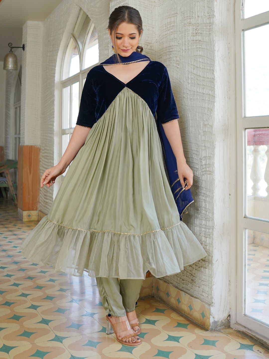 

HOUSE OF JAMOTI Colourblocked V-Neck Empire A-Line Kurta with Trousers & Dupatta, Taupe