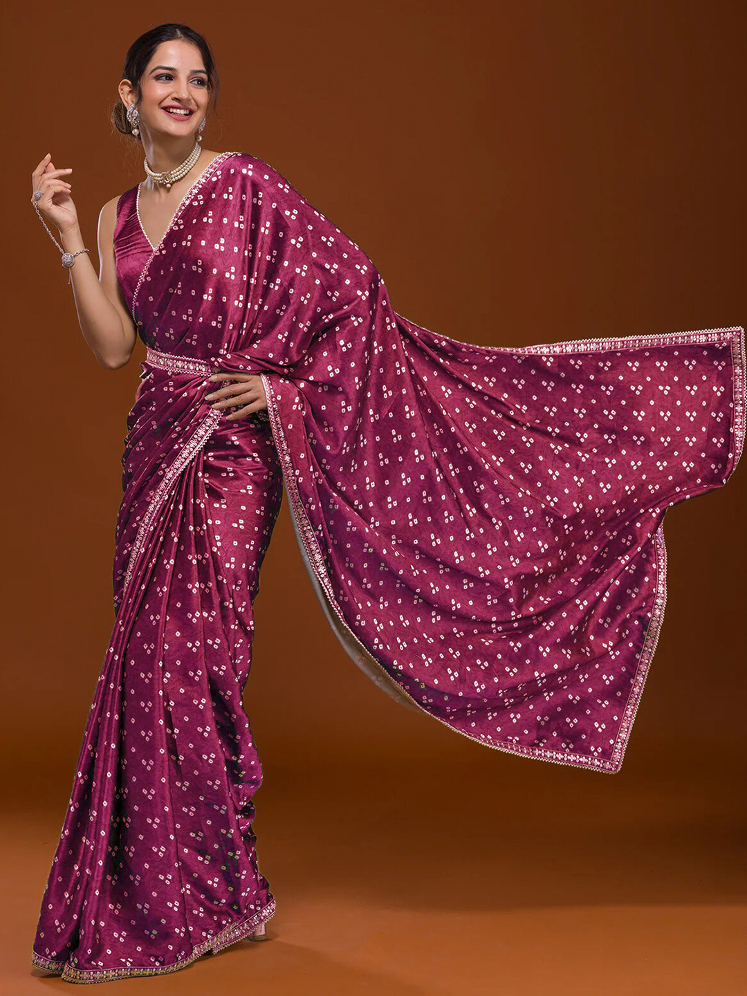

KALINI Women Bandhani Embroidered Satin Bandhani Saree, Pink