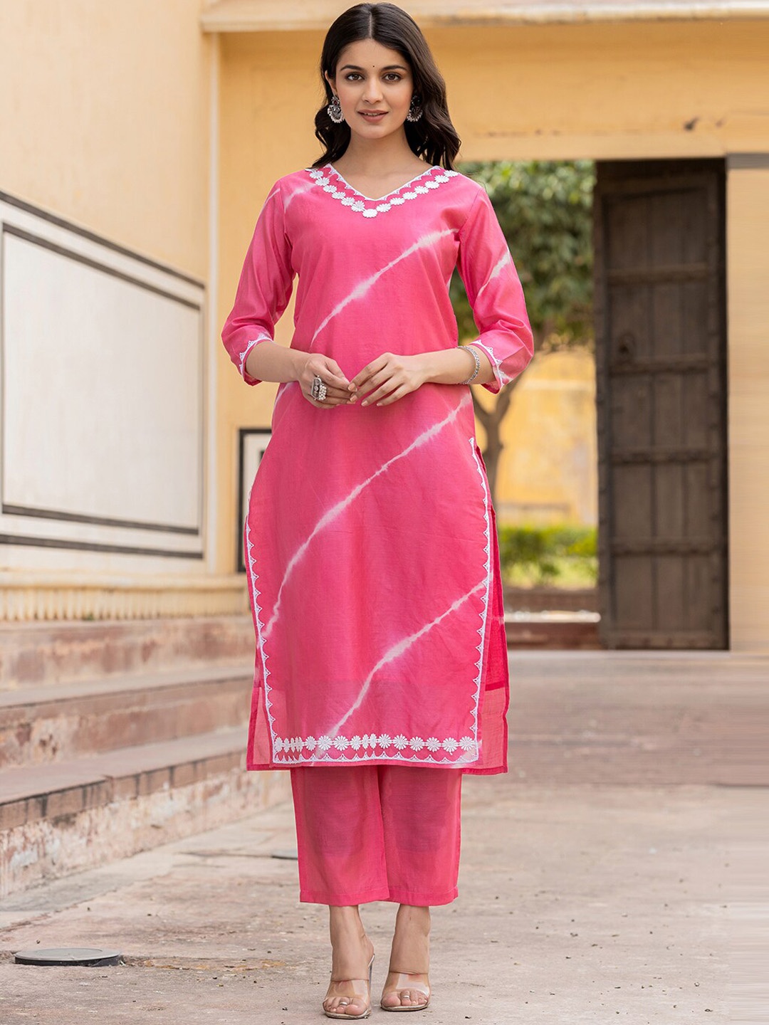 

Yufta Tie & Dye Lace Work Straight Kurta with Trousers, Pink