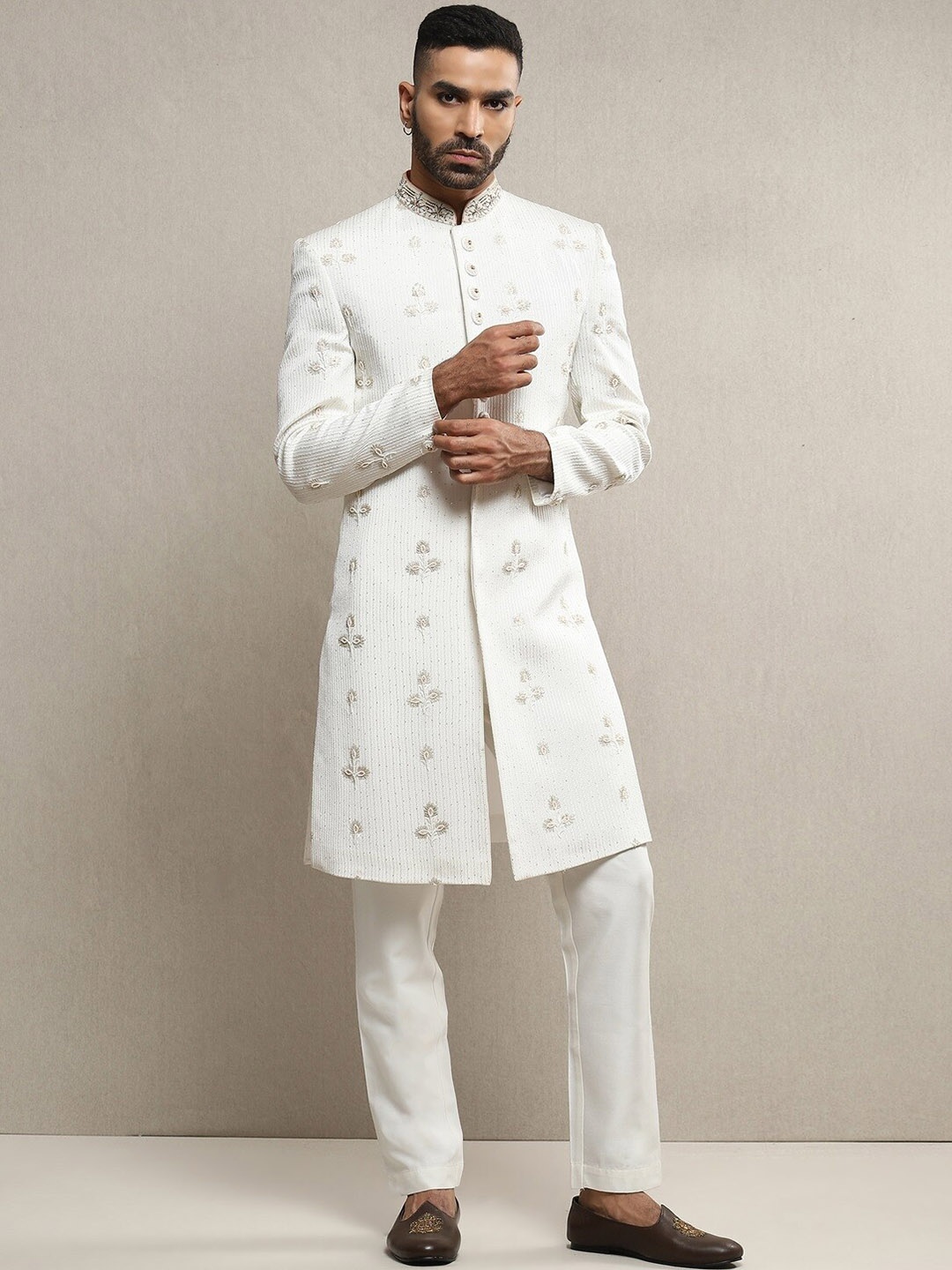 

Soniya g Embroidered Mandarin Collar Silk Sherwani Set, Off white