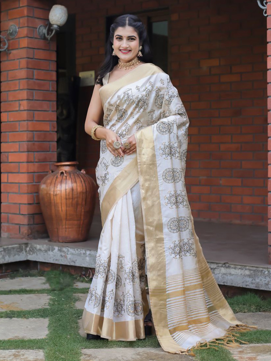 

KALINI Ethnic Motifs Zari Jute Silk Tussar Saree, Cream