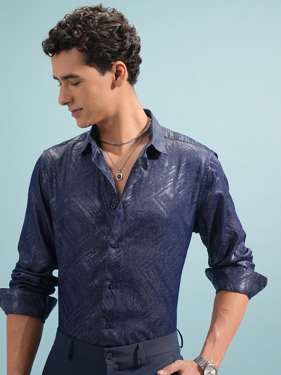 

HIGHLANDER Silky Embossed Textured Party Shirt, Navy blue