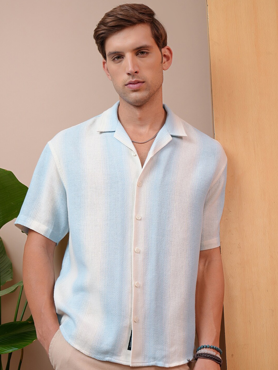 

LOCOMOTIVE Premium Dobby Textured Cuban Collar Oversized Shirt, Off white