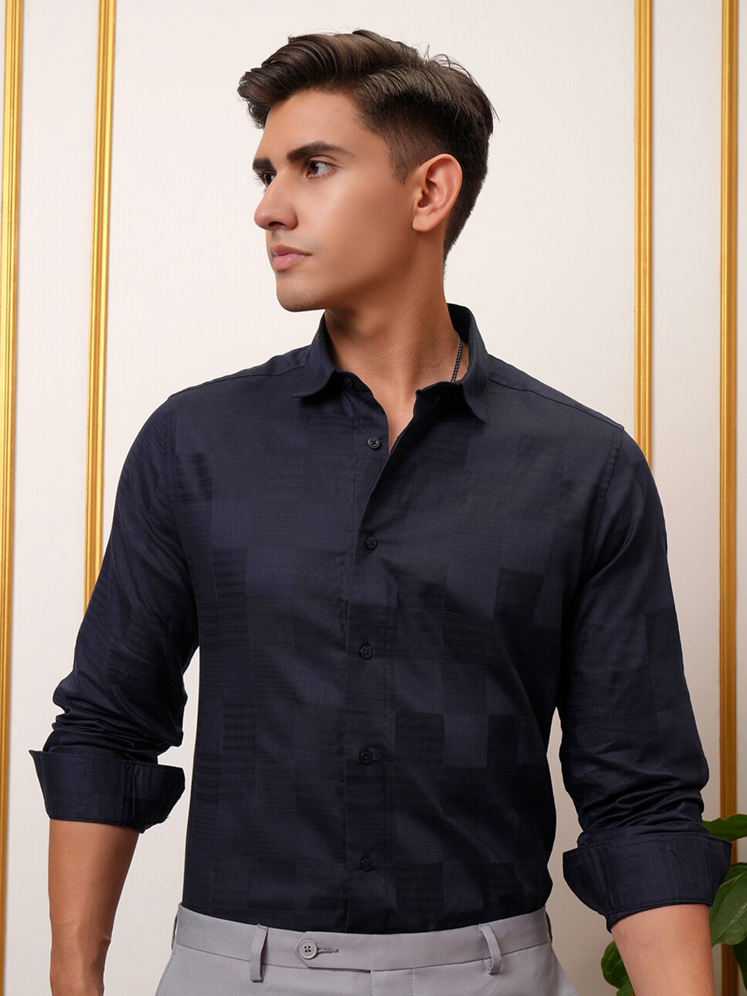 

LOCOMOTIVE Slim Fit Premium Dobby Textured Occasion Shirt, Navy blue