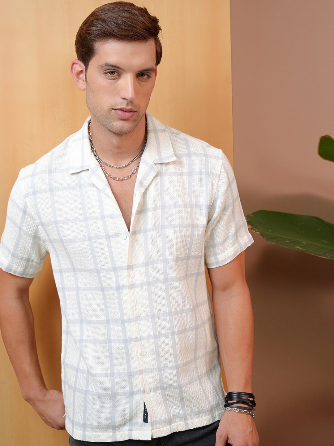 

LOCOMOTIVE Premium Dobby Textured Checked Cuban Collar Relaxed Shirt, Cream