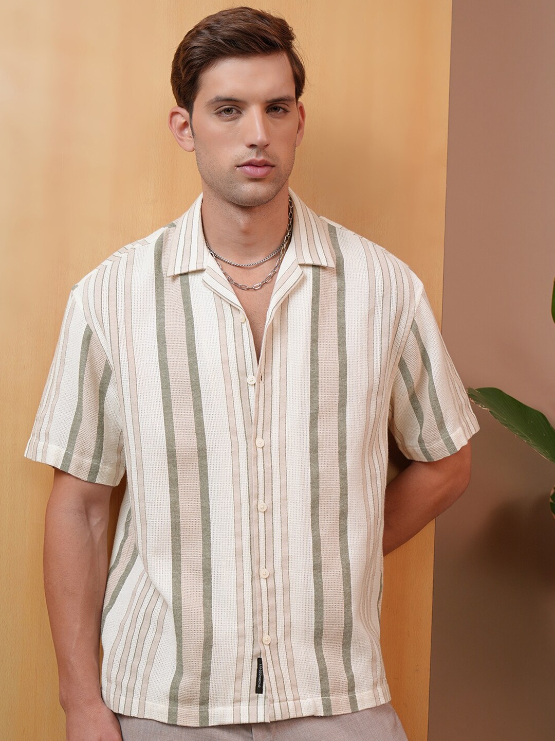 

LOCOMOTIVE Premium Dobby Textured Striped Cuban Collar Oversized Shirt, Pink