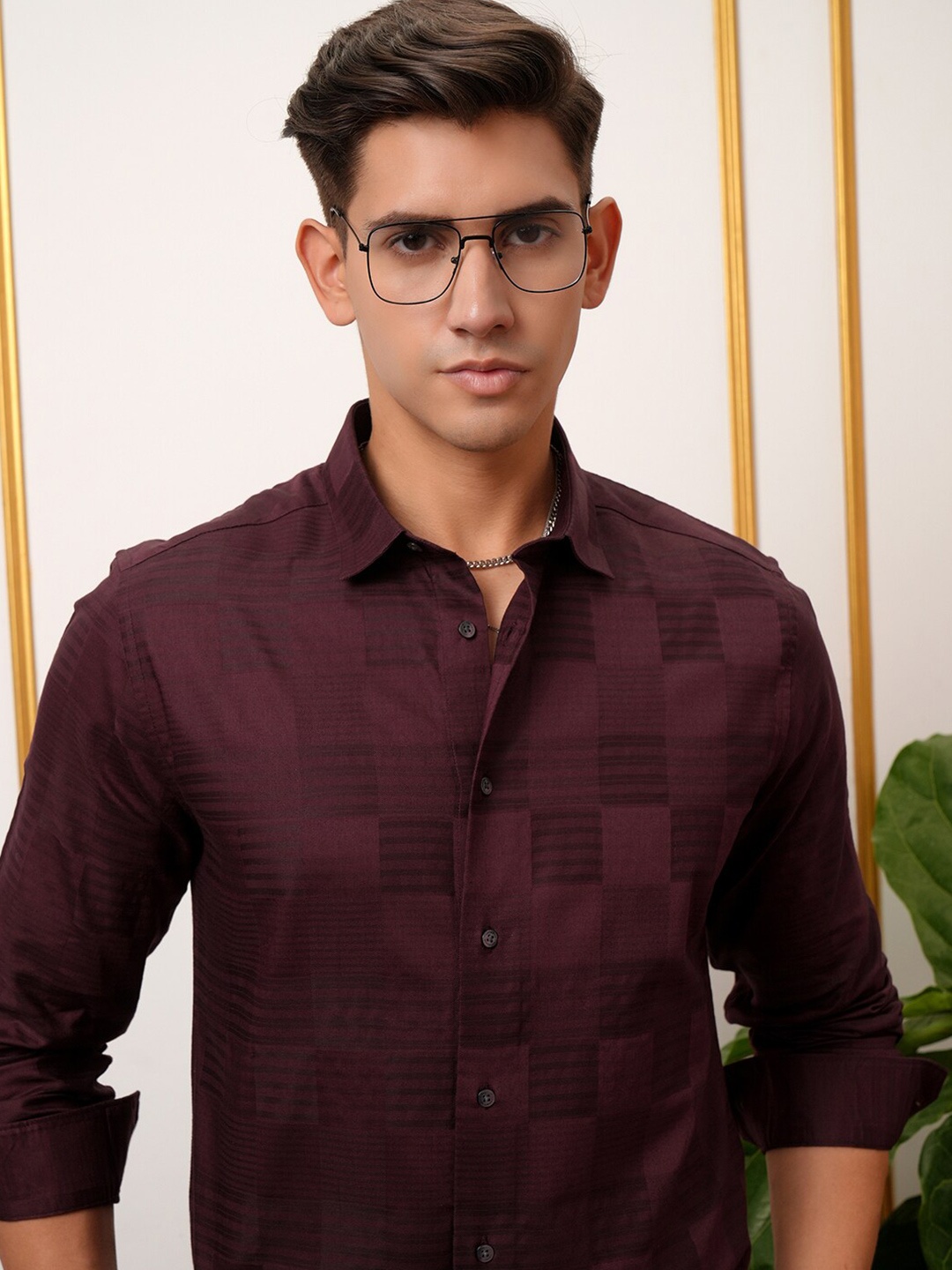 

LOCOMOTIVE Slim Fit Premium Dobby Textured Occasion Shirt, Maroon
