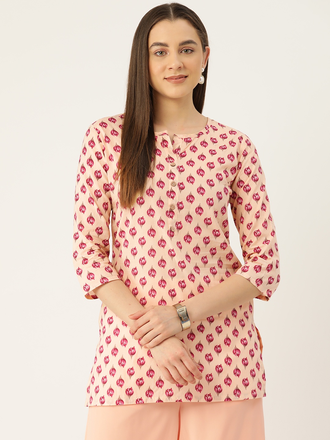 

FERANOID Floral Printed Pure Cotton Kurti, Peach