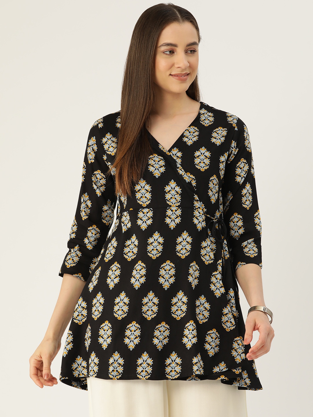 

FERANOID Floral Printed Pure Cotton Angrakha Kurti, Black