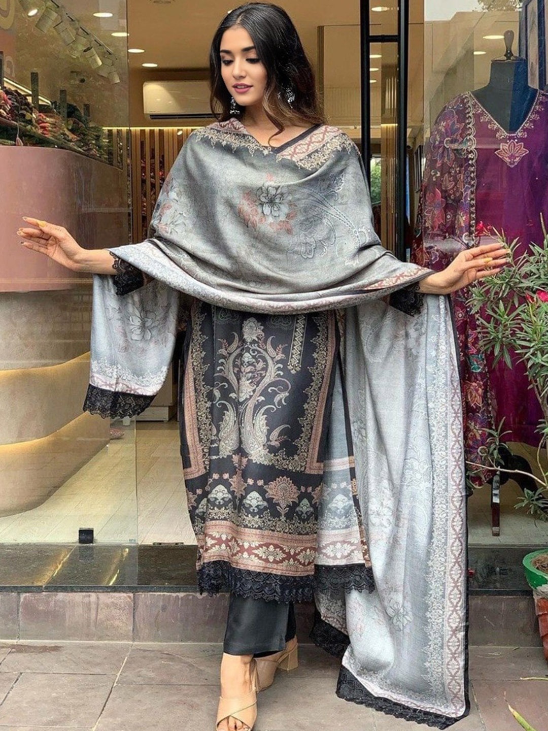 

BLACK SCISSOR Floral Printed Straight Kurta With Trousers & Dupatta, Grey