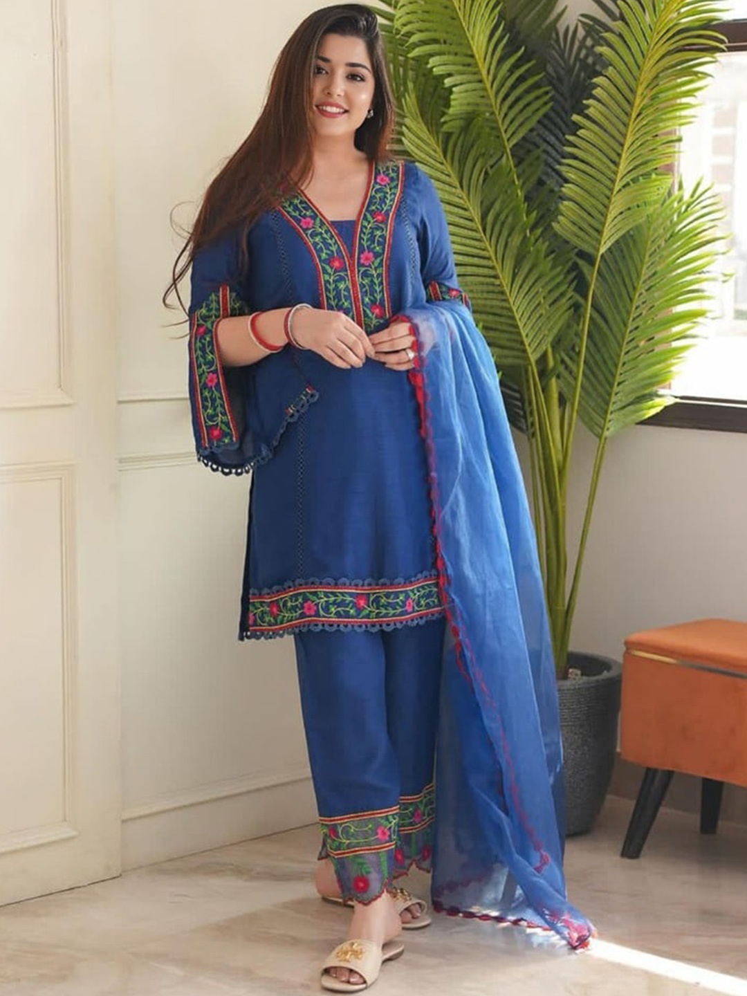 

BLACK SCISSOR Floral Embroidered Thread Work Straight Kurta with Trousers & Dupatta, Blue