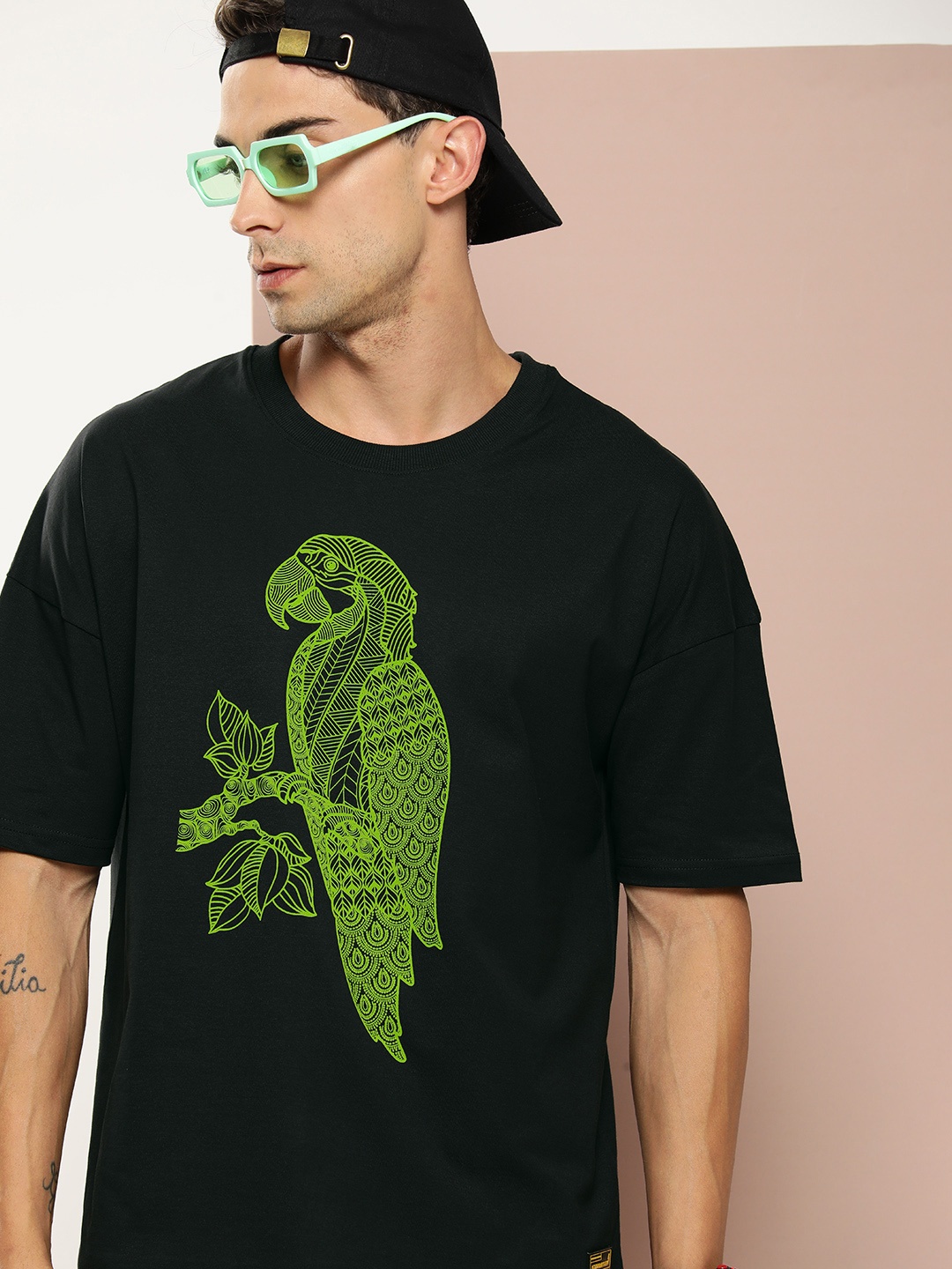 

Stormborn Men Graphic Printed Oversized Drop-Shoulder T-shirt, Black
