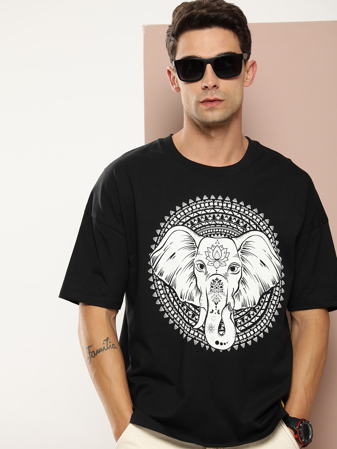 

Stormborn Men Graphic Printed Oversized Drop-Shoulder T-shirt, Black