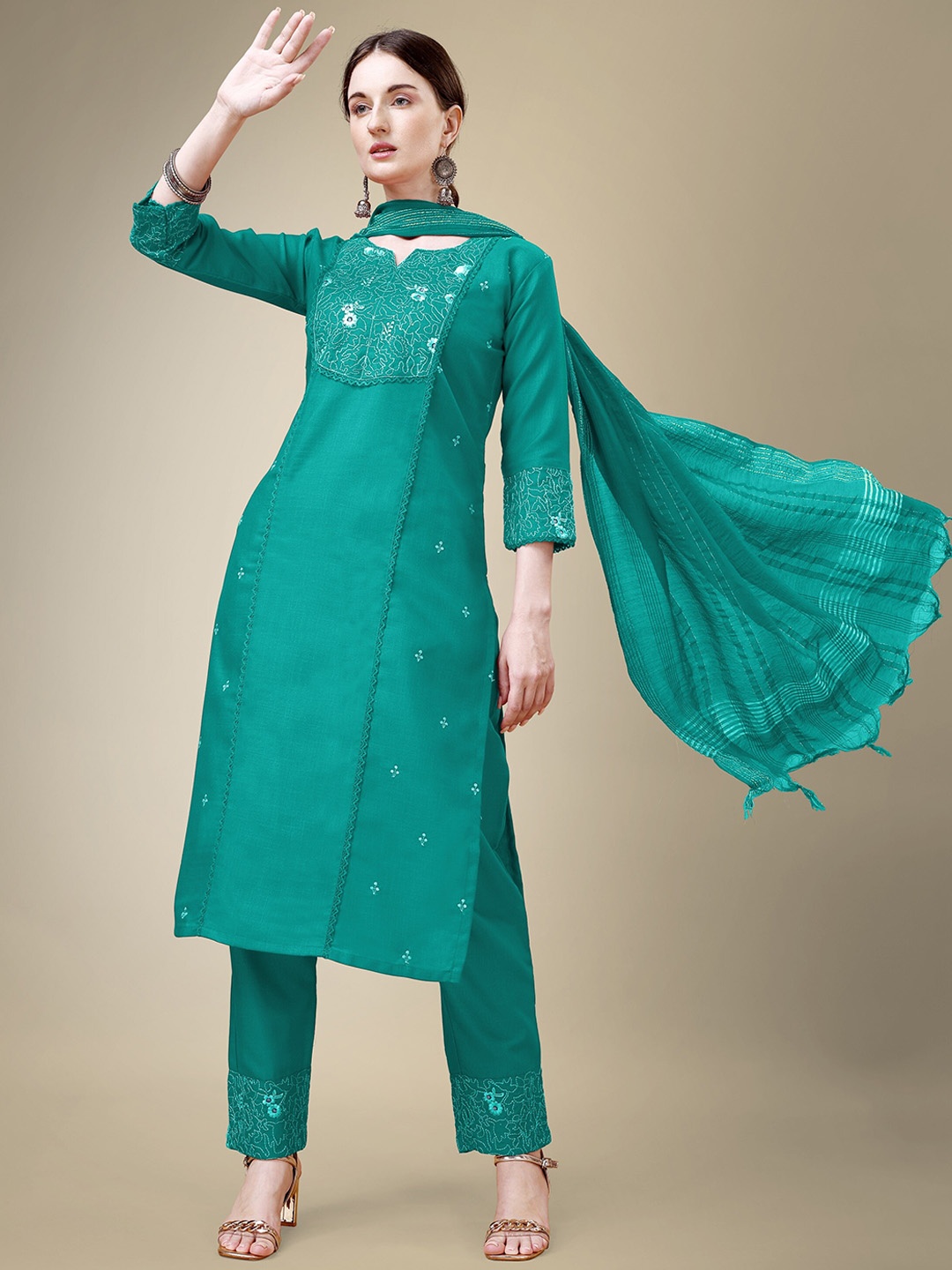 

Riddhi Textile Hub Ethnic Motifs Embroidered Thread Work Kurta & Trousers With Dupatta, Green