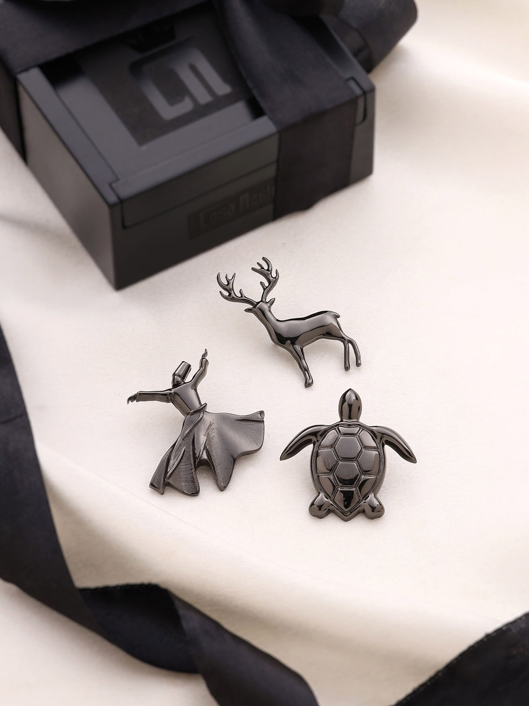 

COSA NOSTRAA Set Of 3 Brass Brooch, Grey