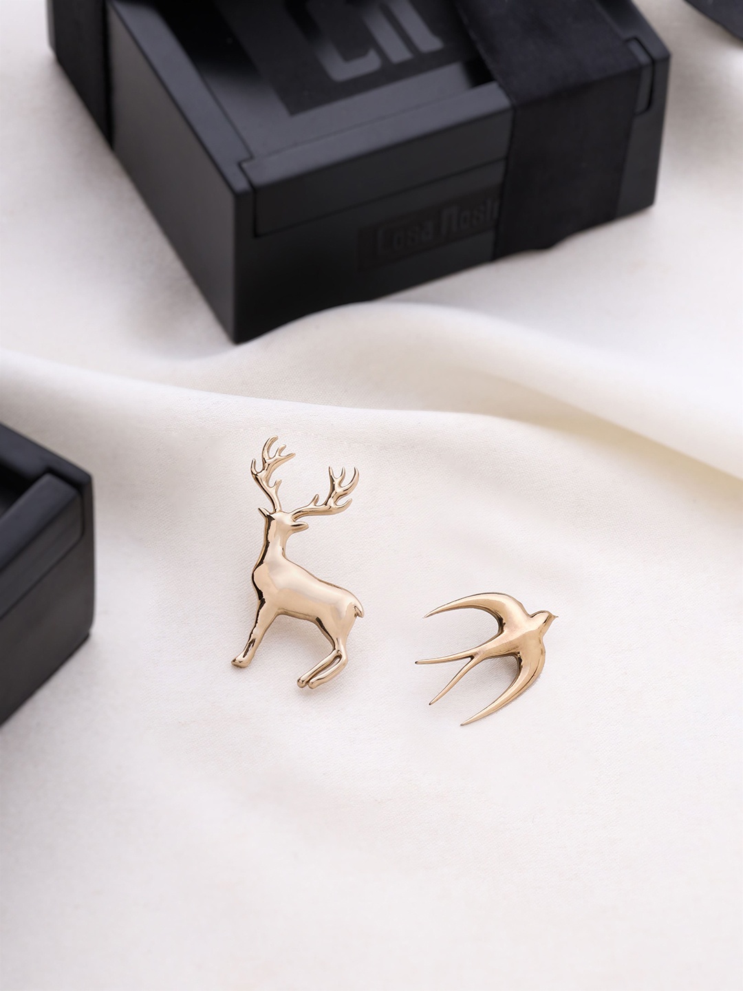 

COSA NOSTRAA Imperial Life Set Of 2 Textured Brooches, Gold