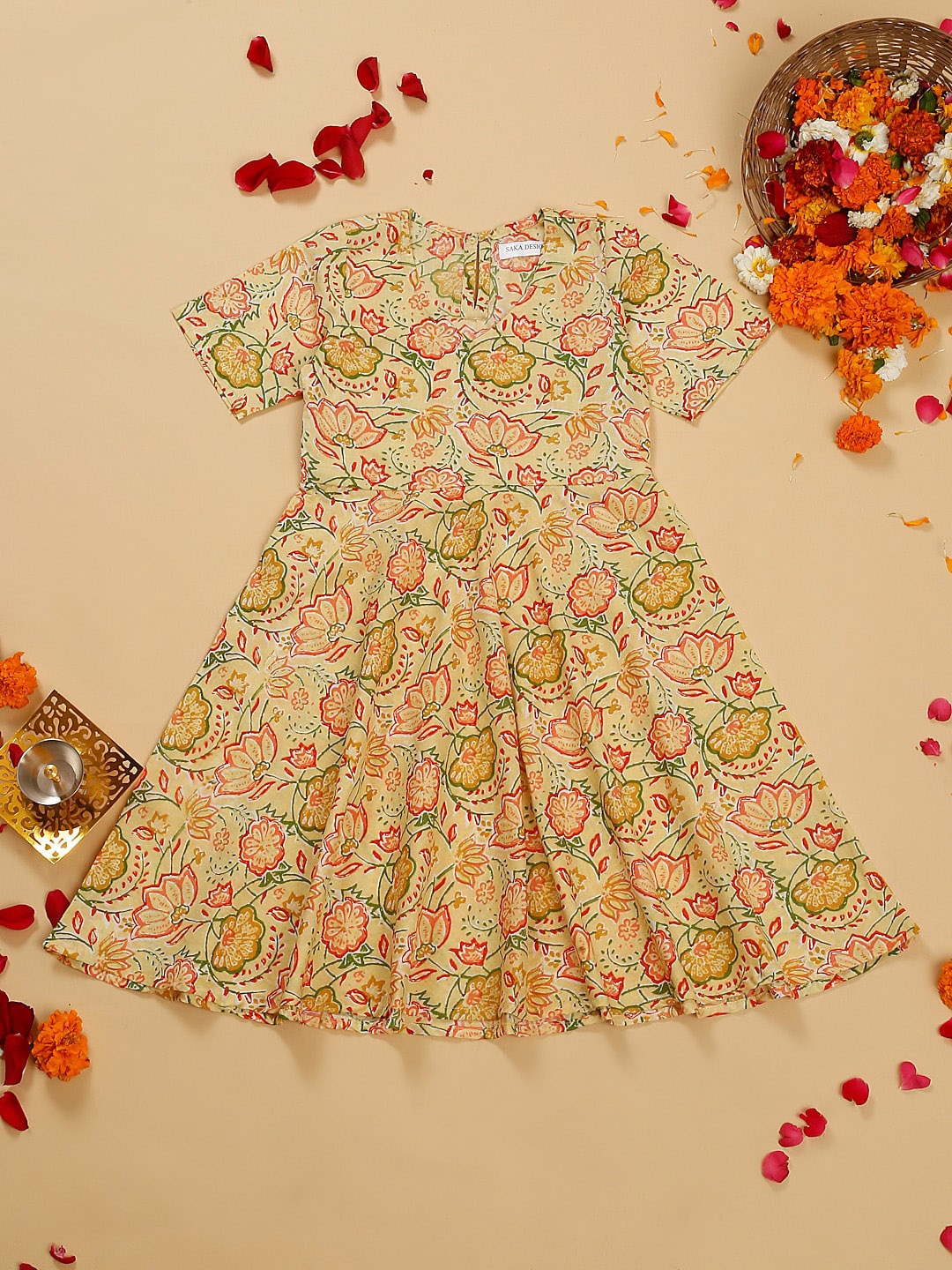 

SAKA DESIGNS Girls Floral Printed Cotton A-Line Kurta, Yellow