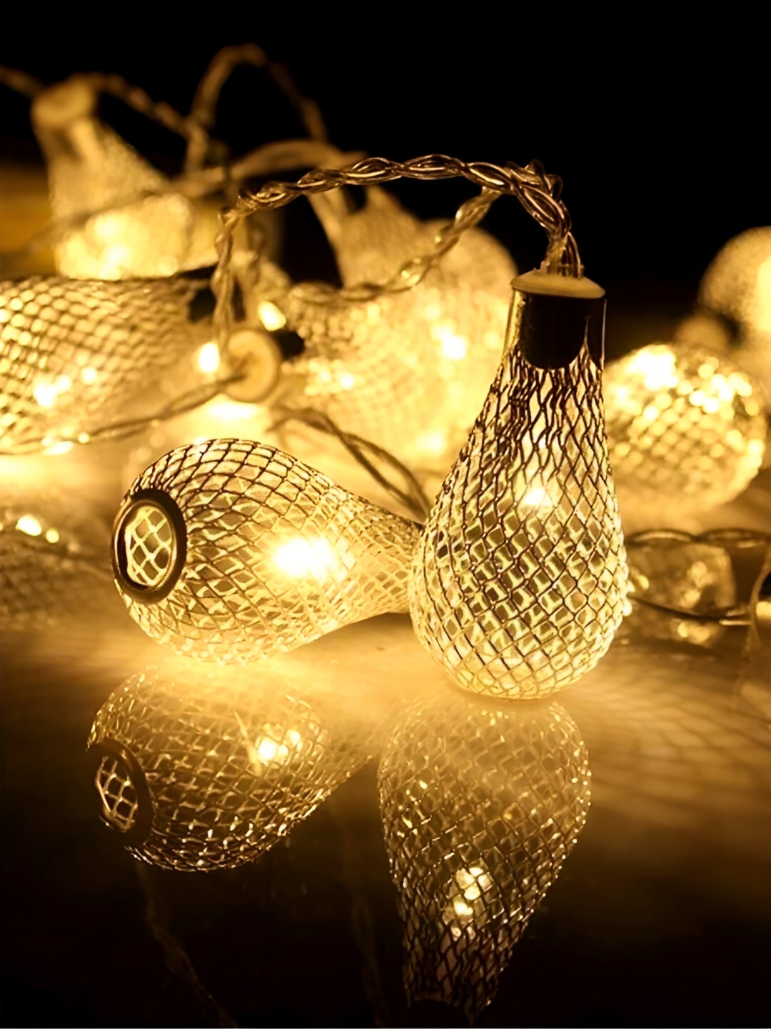 

Kuber Industries LED Lantern Shape String Lights, White