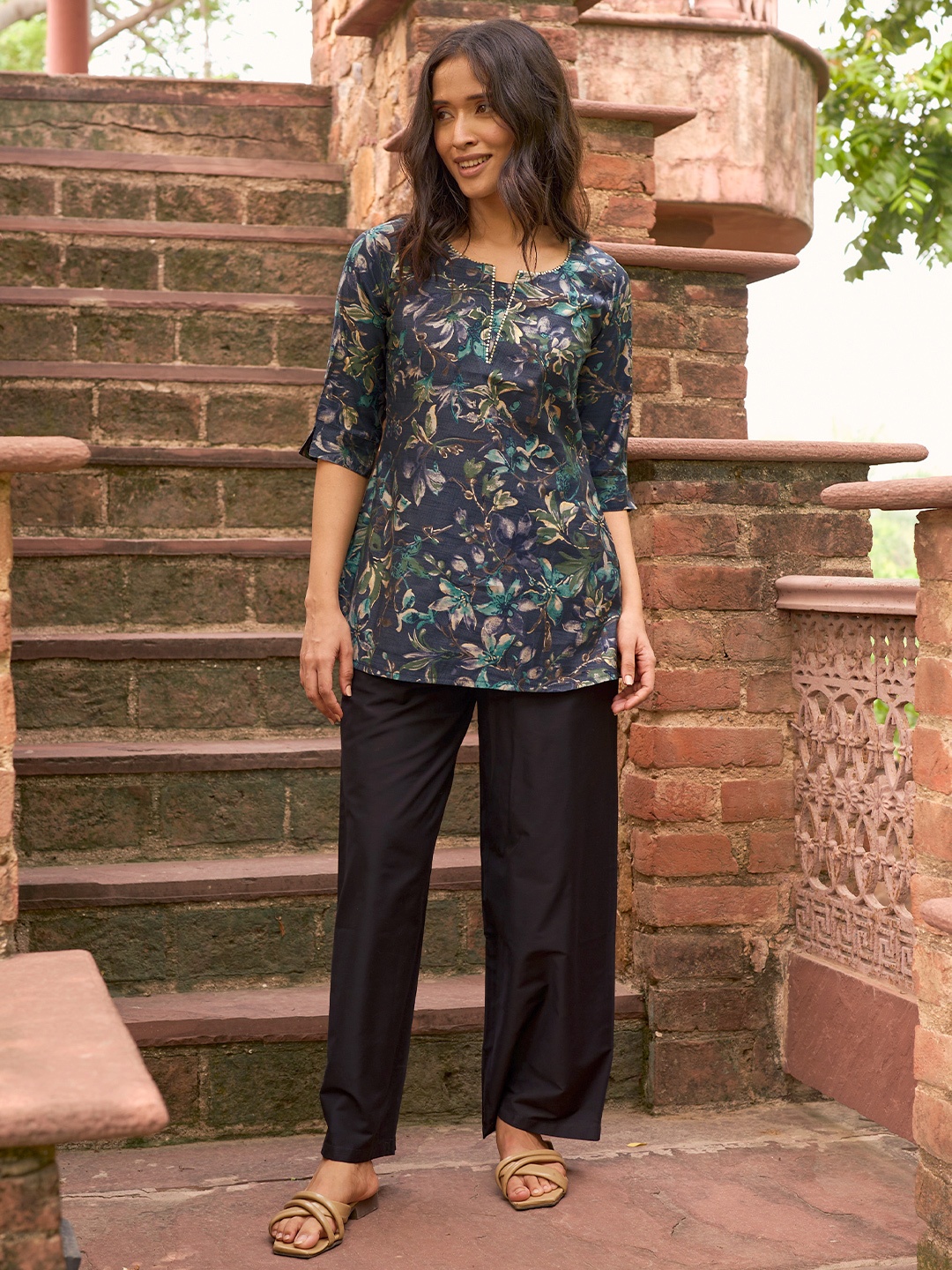 

Libas Floral Printed Sequinned Sequinned Kurti, Charcoal