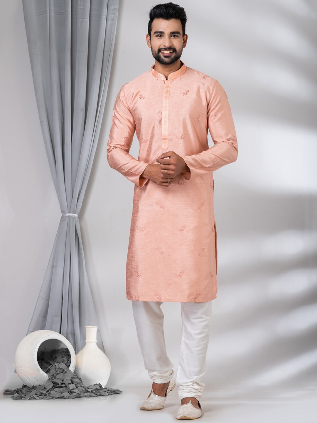 

HU - Handcrafted Uniquely Ethnic Motifs Mandarin Collar Cotton Silk Straight Kurta, Peach