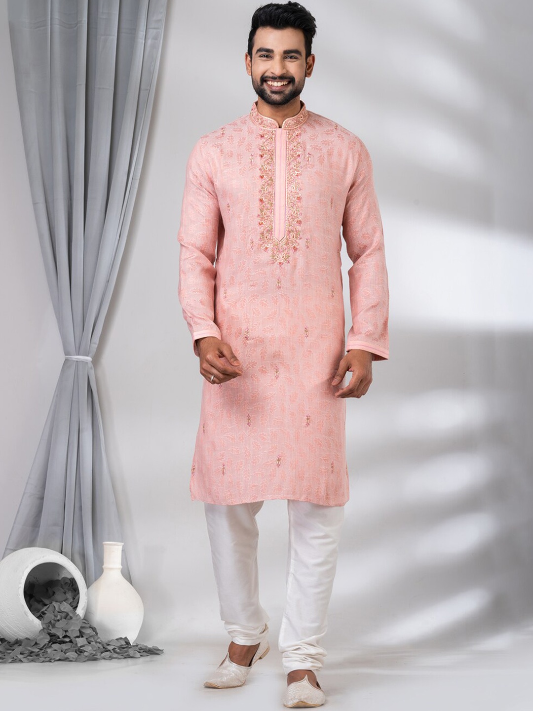 

HU - Handcrafted Uniquely Floral Embroidered Mandarin Collar Straight Kurta, Peach