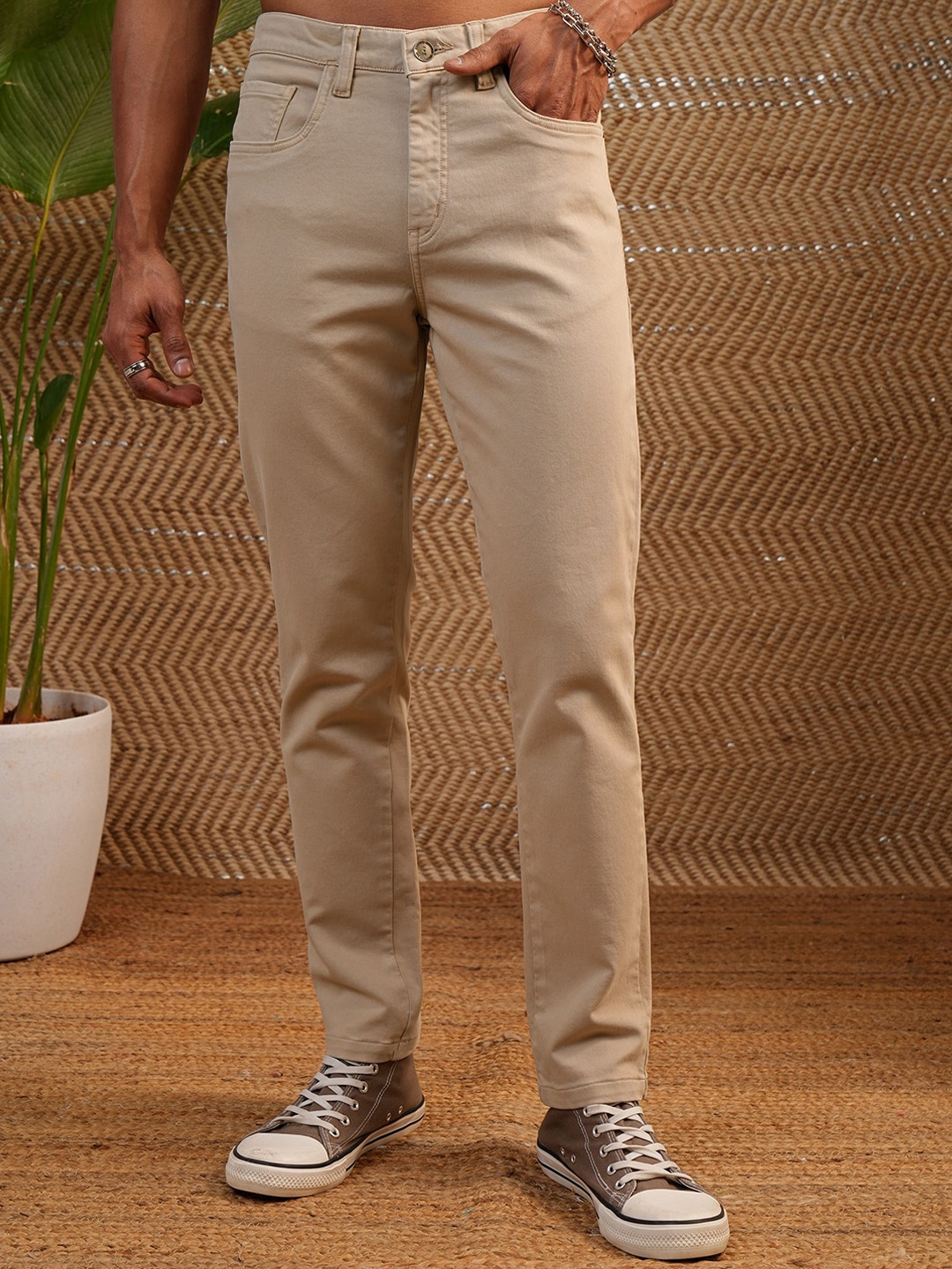 

LOCOMOTIVE Premium Men Mid Rise Tapered Fit Ankle Length Trousers, Beige