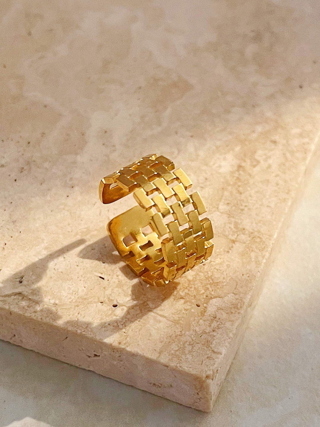 

Dorada Jewellery Gold Plated Stainless Steel Chain Charm Ring